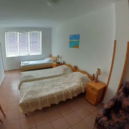 In St. With Terrace Апартаменты Свети-Влас